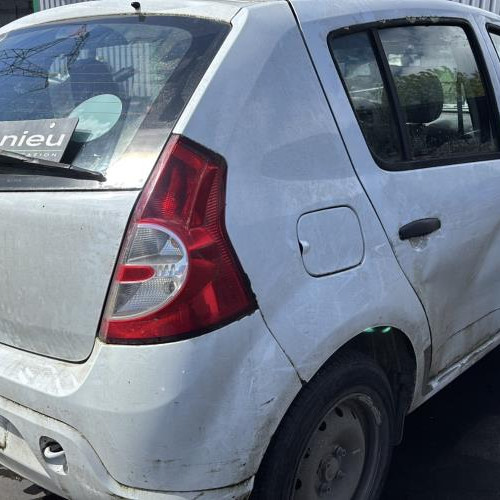 Vehicule-DACIA-SANDERO%25201-2011-e94c802c39f2b6c796694f203a9b000112dcc7942377fb3f473af9df971bc351_m.jpg
