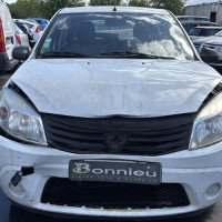 Vehicule-DACIA-SANDERO%25201-2011-251fd8adea42c051234f91a536e10b239b651c2fbb8729aef4e6f270e91b53fa_m.jpg