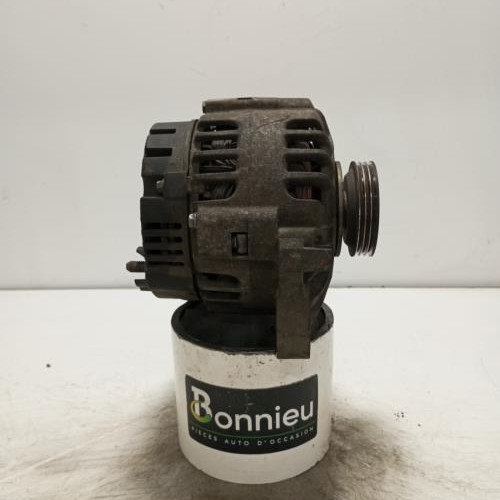 105230534-583818fb-2dd1-4b84-bb54-53605146fad0-Piece-Alternateur-231008344R-DACIA-SANDERO-1-2b1f6aff689d0709f879effd59b0cde18a6ec74b7af0f3e8be5a1f5588c69e1f_m.jpg