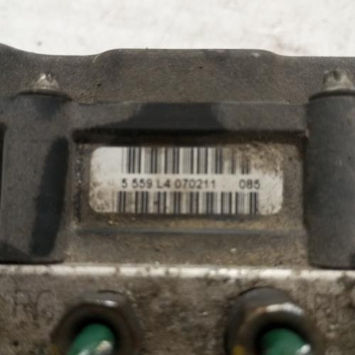 105230536-8cff40cc-663d-4e2e-b6f8-9fb98f285d35-Piece-Bloc-ABS-freins-anti-blocage-8201063079-DACIA-SANDERO-1-cf93003e8f16ad15b18140d57699e679918579477656d6479aab23fd71417d99_m.jpg