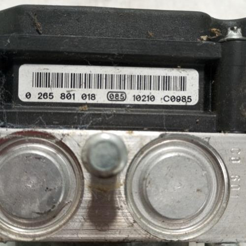 105230536-4490daae-9648-46e6-9965-997cd5829596-Piece-Bloc-ABS-freins-anti-blocage-8201063079-DACIA-SANDERO-1-19f3547b997badfb7ec58158e1f05afae3aed3b929f8394f9212fe5b4166011c_m.jpg