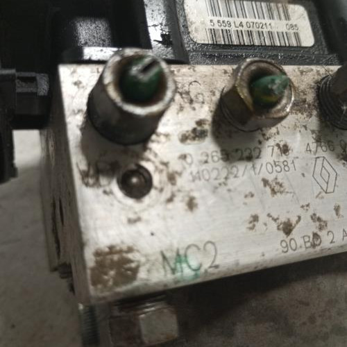105230536-a680e0c0-9acb-4be7-95fc-0383f950f815-Piece-Bloc-ABS-freins-anti-blocage-8201063079-DACIA-SANDERO-1-b1476712504608c52380aede89723f885365564aef26933f74f10e97480d732e_m.jpg