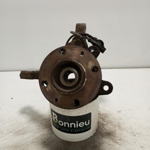 105230552-94df3e6f-dd63-4922-939f-05f046b367e6-Piece-Fusee-avant-droit-6001548867-DACIA-SANDERO-1-3d587abc0194903798dea9db81b6286fcf9fd36d8ee57cd20d4f989d263717de_m.jpg
