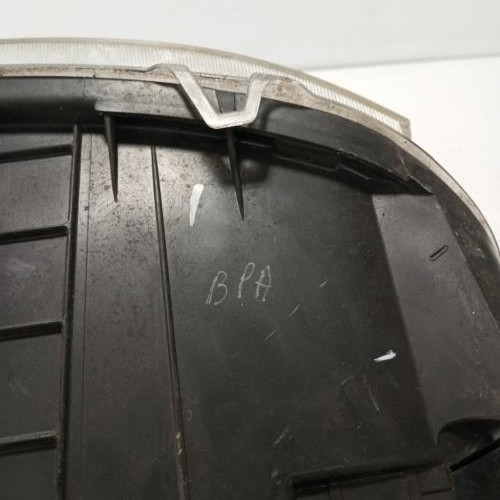 105352861-23f78ead-d130-45d7-b518-0cc8fdf23f13-Piece-Optique-avant-principal-gauche-feuxphare-46522720-FIAT-PUNTO-2-PHASE-1-724af5ee4e7c7f0dbb0c0925cd858cd8158bb0d8d0c7dcc48e27a66e226f02b2_m.jpg