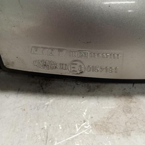 105352881-e56cbbd0-dd7e-4cf1-8df6-b342244067f3-Piece-Retroviseur-gauche-735380187-FIAT-PUNTO-2-PHASE-1-06a62ef9ff46d07f0a7b8aa29eb44d86563956825ac7f92ad4c1ec74f5fa1051_m.jpg