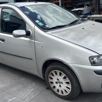 Vehicule-FIAT-PUNTO%25202%2520PHASE%25201-2000-fccc021f44274f4fcd11696de3fddaf1131ab349df8ce8b3a20867cd994ee65a_m.jpg