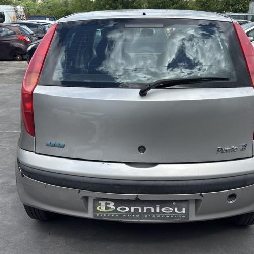 Vehicule-FIAT-PUNTO%25202%2520PHASE%25201-2000-80bee949465b672a8bed97dcd8c0d5c62aa18902881c7141912af58b1011da9d_m.jpg
