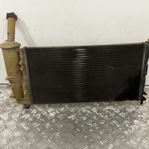 105353956-ff65fd45-8574-41c7-b274-7161791a22c1-Piece-Radiateur-eau-46778148-FIAT-PUNTO-2-PHASE-1-72f7b76fcd8b43c4aadfa5c02afa1d9d30325e1ee289a7ea6d43850da62dc591_m.jpg