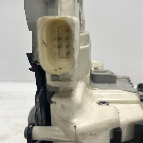 105419149-2e36237f-3f08-45b5-aa02-0bb919902d37-Piece-Fermeture-centralisee-avant-gauche-8J1837015F-AUDI-A5-1-SPORTBACK-PHASE-2-3f972e67f20e86b0927751403ef5a3afeb811a95470d2d9a4ba7c8f2c93b874b_m.jpg