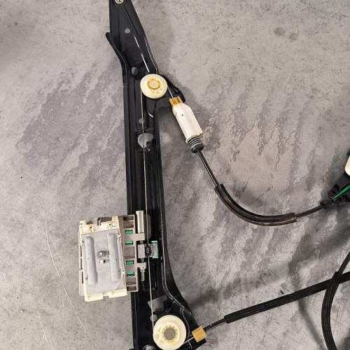 105419154-e86f24e3-b600-4ea2-ae91-732383133a18-Piece-Leve-vitre-electrique-arriere-gauche-8T8839461C-AUDI-A5-1-SPORTBACK-PHASE-2-1b1fa434dc13e55f2ad09d48baf9e2f8cf2e71aacde27420eac25ceba2768c27_m.jpg