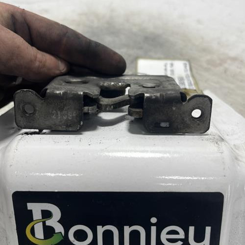 105430513-63d11b28-27d2-42d2-aa7d-553f5a663d53-Piece-Fermeture-de-capot-51237008755-BMW-SERIE-1-E82-COUPE-17aef3bc9ad0edc0b74c118e016c263e6348a60d5b088afc587bd4e6085a5c1b_m.jpg
