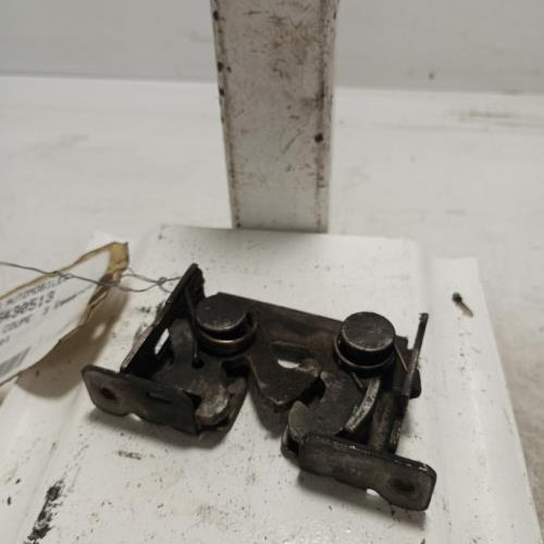 105430513-77838c51-3c53-4053-874a-bc0b36f0cc42-Piece-Fermeture-de-capot-51237008755-BMW-SERIE-1-E82-COUPE-924a38ed9ca1c2c011f79c93f93306207a41c2563f2fbc1d3f6b8ed7da20bdad_m.jpg