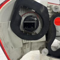 105430514-321272c0-13b3-4ef4-8244-83a826d04f5c-Piece-Feu-arriere-principal-droit-feux-63217285642-BMW-SERIE-1-E82-COUPE-8be0ce59bd69b72087a8e3702f4377e10779bac0fcade1b1e973350238e1a82a_m.jpg