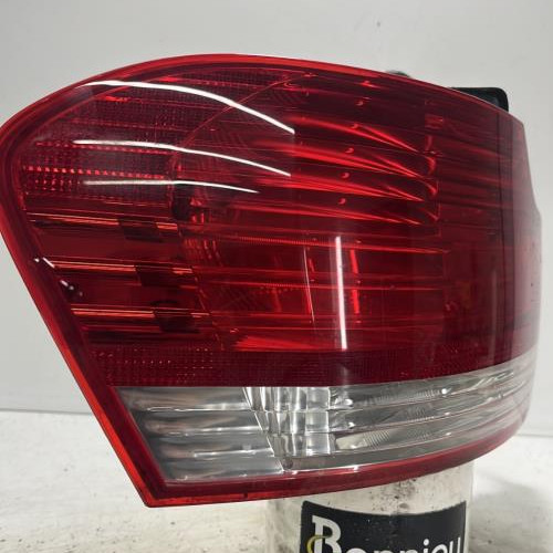 105430515-fac073c9-0a84-42ce-9cea-17669f0aa38f-Piece-Feu-arriere-principal-gauche-feux-63217285641-BMW-SERIE-1-E82-COUPE-a795e292caa47dfe4b9a13aac89d111d0932e77432e575a1ea131715d140c442_m.jpg
