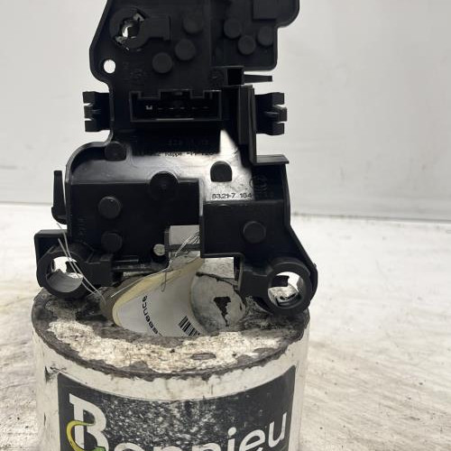 105430523-2de37329-9184-40af-b53d-f103fc4a01ea-Piece-Platine-feu-arriere-droit-63217164972-BMW-SERIE-1-E82-COUPE-2d7da76699682ab73702000a02b663f709cae7c717d9dc9567e6e9f579dda284_m.jpg