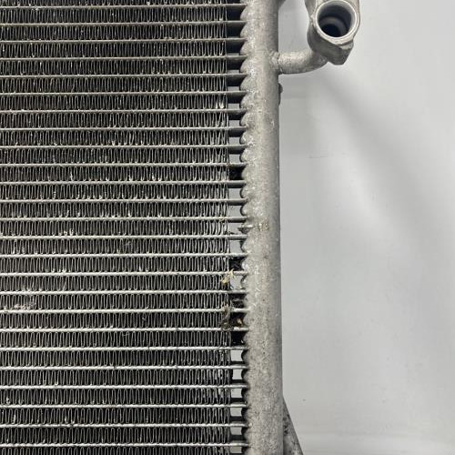 105431447-9ebd1e21-4933-4df5-b201-5f328266c235-Piece-Condenseur-de-clim-64539229021-BMW-SERIE-1-E82-COUPE-8d5e6e578ffa03eb3512e769acb44e0df89d3c63b6bec4fa466f3d0b0d3fe7af_m.jpg