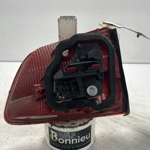 105470715-9dd5f348-0aa1-491e-a70e-fcbfbcf34cb5-Piece-Feu-arriere-secondaire-gauche-feux-1T0945093-VOLKSWAGEN-TOURAN-2-e5683801f944ff3c818894a502c79b297e9fc9c855aecf934e610119e0152307_m.jpg
