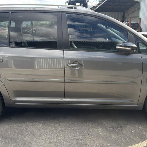 Vehicule-VOLKSWAGEN-TOURAN%25202-2013-52d4abd79b16a114955e6c387843628f31a67f0b6dc3adec553653675030cd49_m.jpg