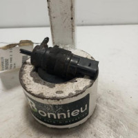 105472692-203ad0d7-fe72-4d93-b4c2-cb7210dd8899-Piece-Pompe-lave-glace-avant-8K5955647-AUDI-A5-1-SPORTBACK-PHASE-2-720581449ebfb54009b3aa53650a417d736d95b9c7bfe612f7426e09caf5dba1_m.jpg