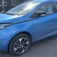 Vehicule-RENAULT-ZOE%25201-2017-c7b3b273a67f8cc2a681269bba8e11d06519b30fa90699ced777a172187818fd_m.jpg