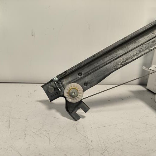 105524626-503ab0da-d130-4296-8ef8-c0114e660cbf-Piece-Leve-vitre-electrique-arriere-droit-827206781R-RENAULT-ZOE-1-ac2f7aaeba6046828d2e219d828bd3616a2718d3a159d26b902cfb7abad14370_m.jpg