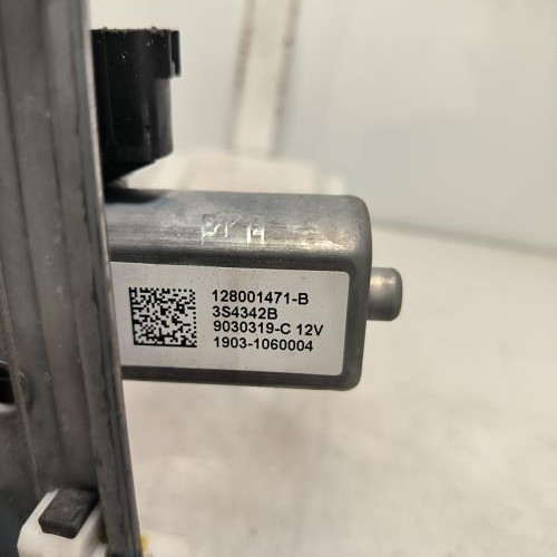 105524626-7bd7d5cc-6fb1-4919-a198-debad572c7a2-Piece-Leve-vitre-electrique-arriere-droit-827206781R-RENAULT-ZOE-1-7146f8a95354a62657f09913735fc30db97caacb09dd368066520ef4f2e25322_m.jpg