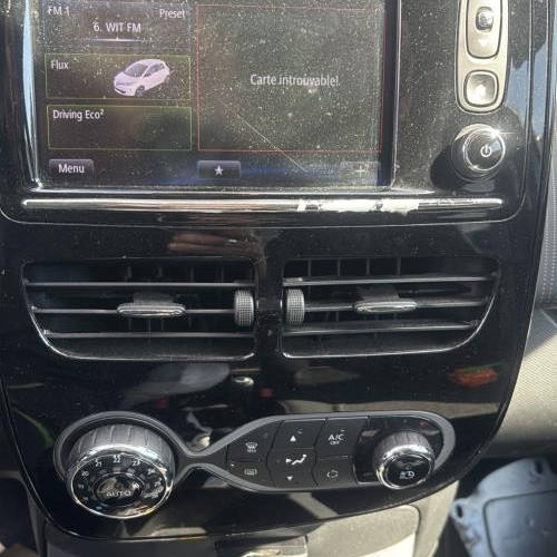 Vehicule-RENAULT-ZOE%25201-2017-d336e96b9234df86ec0833735172961e4227be2988a2e49d63030b948ac9bc2b_m.jpg