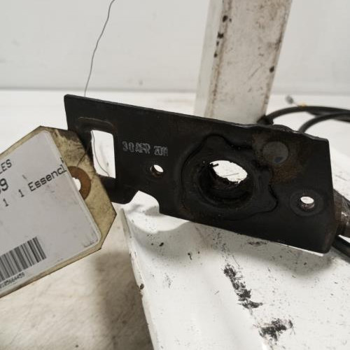 105664459-ad4c7bc9-684c-45c9-aed9-eec31bfdf6ef-Piece-Fermeture-de-capot-94534171-CHEVROLET-SPARK-PHASE-1-84ff89c095f929f0d5e0bc0ade633b61d0e723f60d65932a00b91768fc90128d_m.jpg