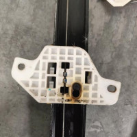 105665019-3f30633d-2195-4e03-b3cf-4f8fca219446-Piece-Leve-vitre-electrique-avant-droit-95129329-CHEVROLET-SPARK-PHASE-1-3bafa3d0df753be745d0fe8a8cff730510a06568a1975c213b6f080ae30ffde1_m.jpg