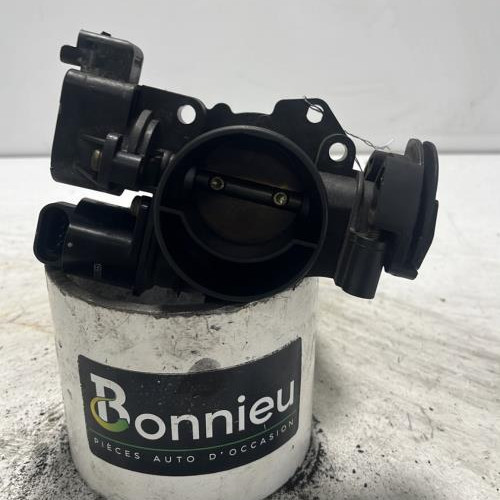 105725375-541f31cb-bac7-4e2f-b87d-ee6223c9fa8f-Piece-Boitier-papillon-00001635P6-CITROEN-SAXO-PHASE-2-99b8ca6df467f115b58499bb8ce093621cb26e2693ea3d4853c307a1658e96b2_m.jpg
