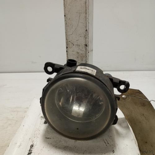 105733262-adc49534-0f6b-48f6-95a8-b56db6191c31-Piece-Anti-brouillard-droit-feux-8200074008-RENAULT-MEGANE-3-PHASE-1-6e257fb05094a93490e501b6a0ab8675df6b00d5145856be5f77af32871ebe30_m.jpg