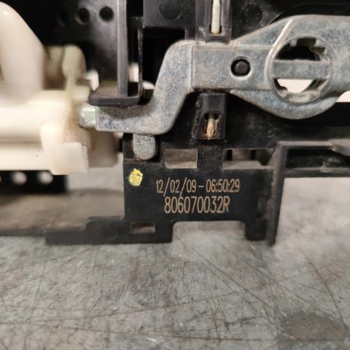 105733316-65e6285a-2b2e-4cce-a30e-22d24d00a07e-Piece-Poignee-porte-arriere-gauche-806B02596R-RENAULT-MEGANE-3-PHASE-1-5768185f9dbdd13977a088bf0412aa5d27a1c139acd5d387d6b5c2abf1ed71a1_m.jpg