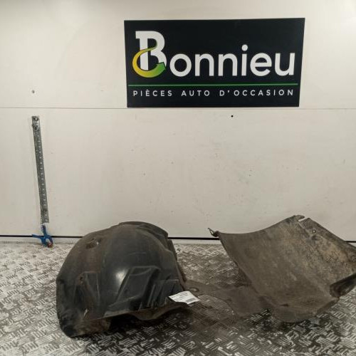Pare boue avant gauche