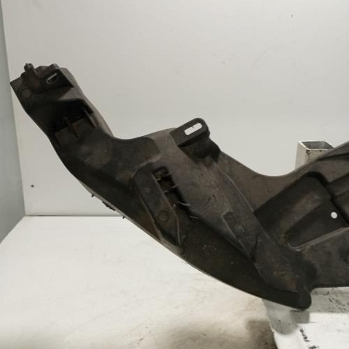 105763017-adf48571-bbcf-4440-8c1e-68e4df4c1d88-Piece-Support-de-phare-droit-tole-622220003R-RENAULT-MEGANE-3-PHASE-1-b2f9fefddf9496ee7de1085f84caee8b88b7d35f9af6e69b2c4ea926e203bc1a_m.jpg