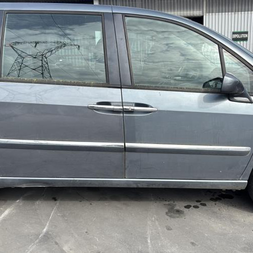Vehicule-PEUGEOT-807-2009-0046749cf62e22a9810a4c33d04966105aaa2570e77cf51573b8f0794fd6211f_m.jpg