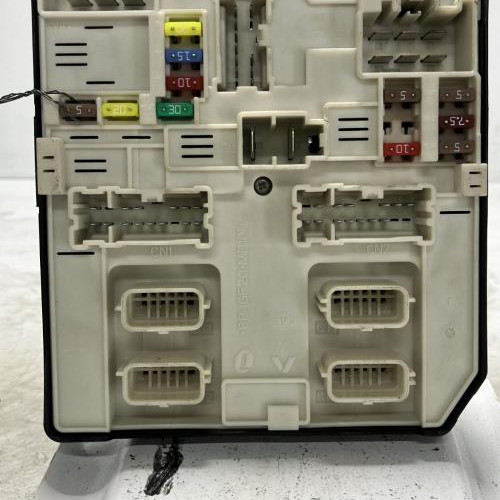 106133607-3102fbf6-ea5e-4a10-a45c-b6703e808b58-Piece-Boitier-USM-284B63007R-RENAULT-MASTER-3-PHASE-3-5528f27105704ce33f68734f5082c2a7a5bf10d6ea9263f37be4429869def305_m.jpg
