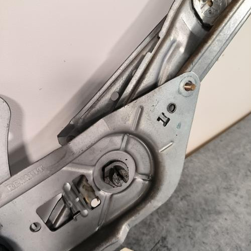 106271609-bc43a752-45fd-4624-87ee-0260d47f7a6e-Piece-Leve-vitre-electrique-avant-droit-8200188551-RENAULT-KANGOO-1-PHASE-1-57b6e3c9d28fdbefdc1d6b38c1bb4d8385e025fda967fc1030b43a348587d437_m.jpg