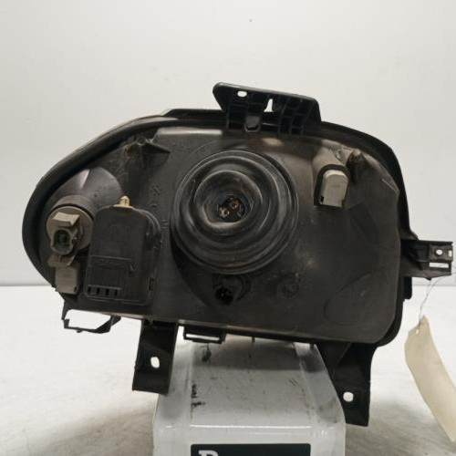 106277718-0e6f7b12-7c7a-45b7-a78a-2e34a26acd8d-Piece-Optique-avant-principal-gauche-feuxphare-7701045168-RENAULT-CLIO-2-PHASE-1-f3ff1eb2c2984f074b2ae5d788c0d9c29816c0c3d6465ef77e7fb63105a51552_m.jpg