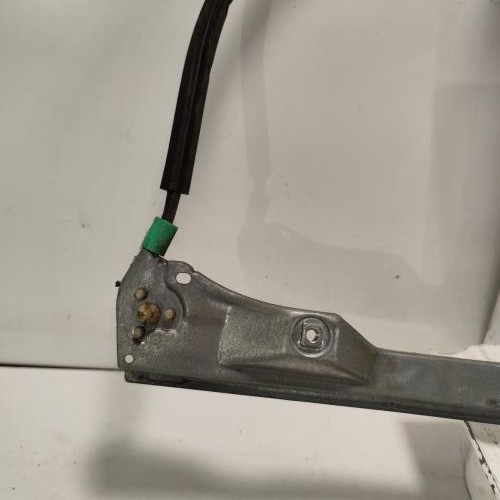 106279373-d2481c61-e65b-423e-b78d-c260e2e72355-Piece-Leve-vitre-electrique-avant-droit-7701207254-RENAULT-CLIO-2-PHASE-1-7a8dbc6dffe23469d68ff6301378f16e2121ab9d0258fc4bb139464081d6f579_m.jpg