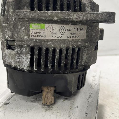 Vehicule-RENAULT-CLIO%25202%2520PHASE%25201-1999-e49fe585de744d03c9c1c14234e4a407c3bd68122035df15063181262d5d46b5_m.jpg