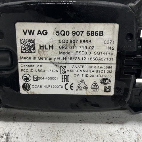 106330265-bc7a2038-8f9c-4e4d-8723-0d1ab7ada7ed-Piece-Capteur-aide-au-stationnement-5Q0907686B-VOLKSWAGEN-GOLF-7-PHASE-1-07a027989213b47e1c6878f6e25a4c5bdc07432c1a991cb915ca2e5c92e702d7_m.jpg