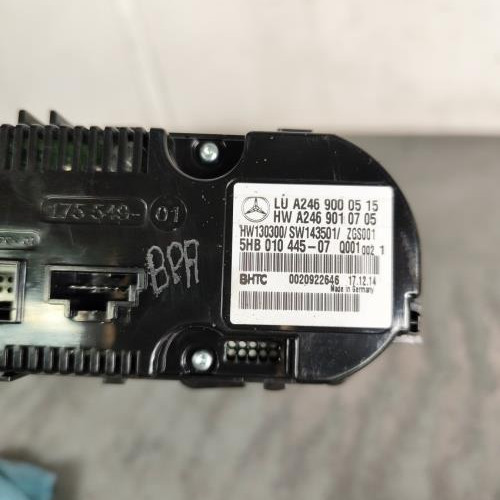 106379926-ce0a09e7-c478-4f01-ba66-a6c87078374b-Piece-Commande-chauffage-2469000515-MERCEDES-CLASSE-A-176-PHASE-1-c873f854d3868ab194391f286434af240abe14fc5c5be5408fcb5174a5687f13_m.jpg