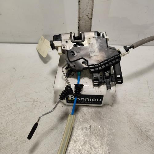 106379929-d15f941d-754c-42ed-9785-1808031a9945-Piece-Fermeture-centralisee-arriere-droit-2047302835-MERCEDES-CLASSE-A-176-PHASE-1-d1a724057d9153020722cfa66a324d534771277178a882ef61ab8cdfaa4e9097_m.jpg