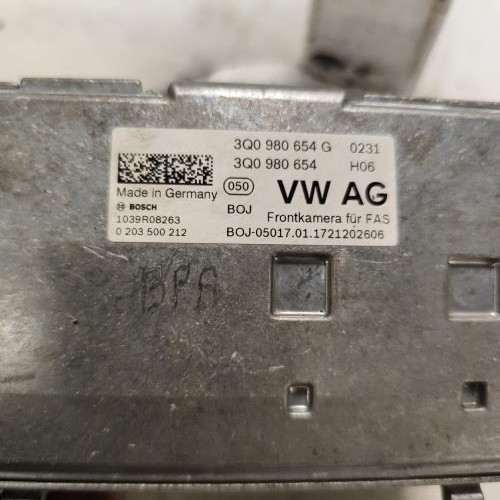 106405401-eb794774-f4e6-4a39-8f4b-eaeab71e9f7c-Piece-Camera-3Q0980654G-VOLKSWAGEN-GOLF-7-PHASE-1-035f97cc3991c3b4bbc1bfbcedddd93822733c37badd2628cd377ed85c2978df_m.jpg