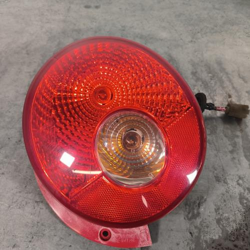 Feu arriere principal droit (feux)