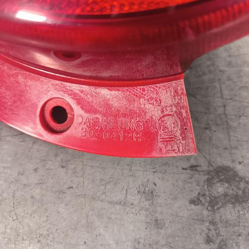 106574117-72301968-0362-4e0a-9e8d-0da95354cdb8-Piece-Feu-arriere-principal-droit-feux-42403115-CHEVROLET-MATIZ-2-1bc4bd2a258e785e23ded975a4ea57e747271894e6416b927b97ce078b0e537d_m.jpg