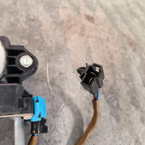 106574398-1f375692-92a5-4ba2-816a-34dec2a4abe8-Piece-Leve-vitre-electrique-avant-gauche-96601484-CHEVROLET-MATIZ-2-d6b2c6a669850773009f00bc5e6853e171eeac5975990a4eb7839570c4cd9d28_m.jpg