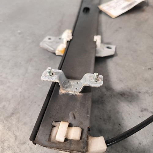 106574398-e606703e-aa59-479a-be73-544a1cbab7ac-Piece-Leve-vitre-electrique-avant-gauche-96601484-CHEVROLET-MATIZ-2-fb0f96b3cad58b45af9d023db5f1b0f8be968ae32f400c6b82b0f93e03ece8c7_m.jpg