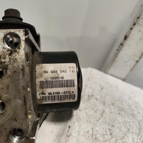106574511-56484d47-4fb6-4695-9069-02343f782360-Piece-Bloc-ABS-freins-anti-blocage-95245368-CHEVROLET-MATIZ-2-ffc790a9ef3e443c2a012dde1cb53c5aafdf0eccddb65032c2b450d190af5cfa_m.jpg