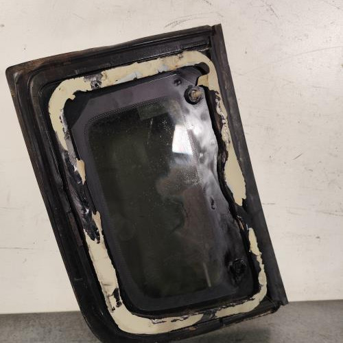 Custode arriere gauche